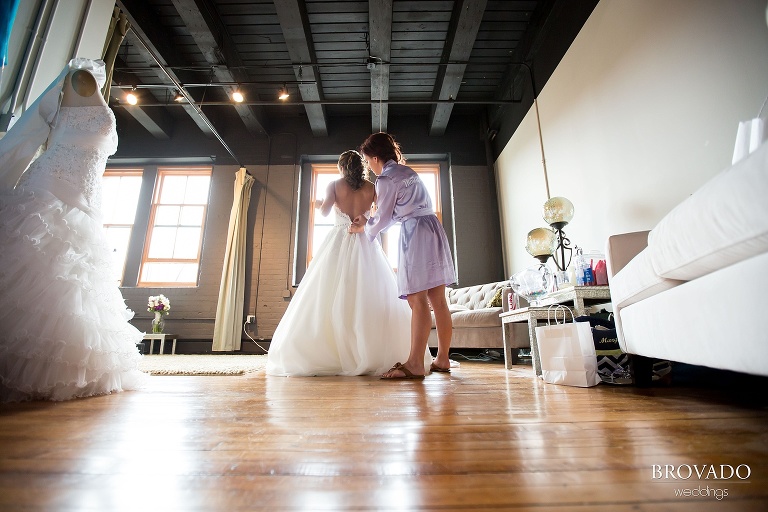 Rainy St Paul Wedding at Intercontinental Hotel Riverfront