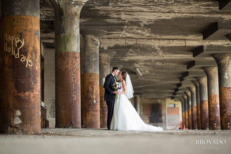 Rainy St Paul Wedding at Intercontinental Hotel Riverfront