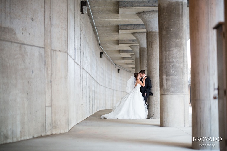Rainy St Paul Wedding at Intercontinental Hotel Riverfront