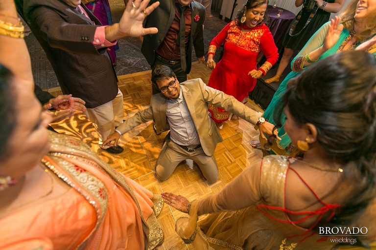 Traditonal and Brightly colored Indian wedding in Downtown Minneapolis, Minnesota - Chanika and Shatanu