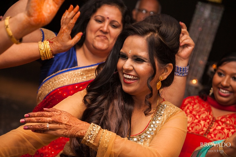 Traditonal and Brightly colored Indian wedding in Downtown Minneapolis, Minnesota - Chanika and Shatanu