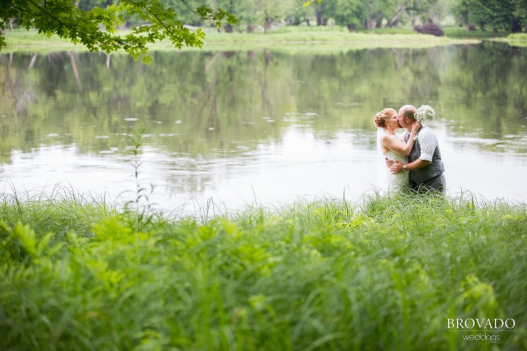 Small, Family Oriented, DIY kinda wedding on the water in Stillwater Minnesota