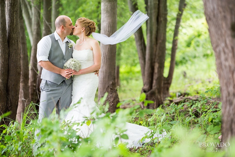 Small, Family Oriented, DIY kinda wedding on the water in Stillwater Minnesota