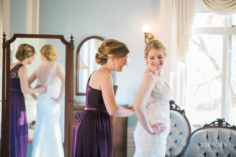 Small, Intimate, autumm themed wedding at the historic gale mansion located in Minneapolis, MN with lots of orange and pink details