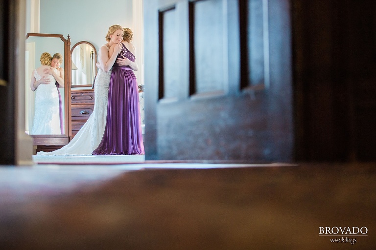 Small, Intimate, autumm themed wedding at the historic gale mansion located in Minneapolis, MN with lots of orange and pink details