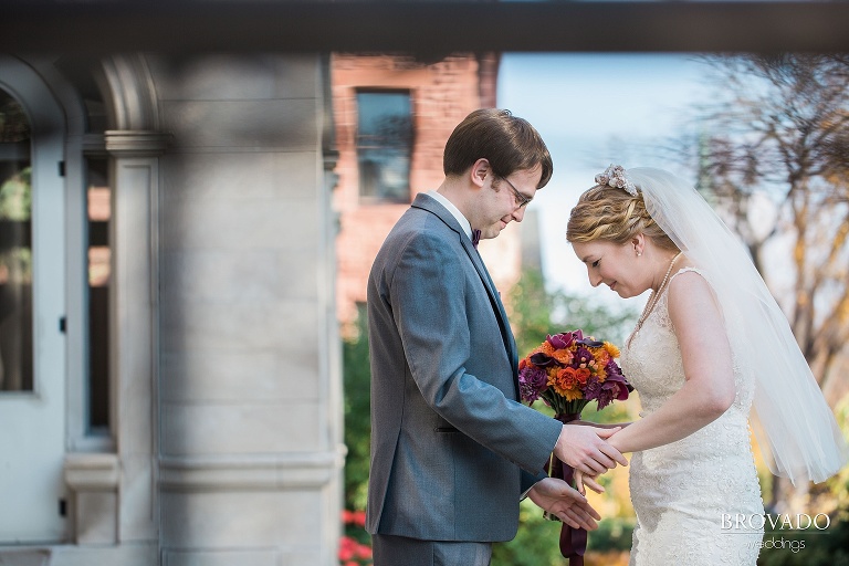 Small, Intimate, autumm themed wedding at the historic gale mansion located in Minneapolis, MN with lots of orange and pink details