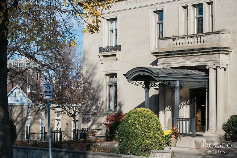 Small, Intimate, autumm themed wedding at the historic gale mansion located in Minneapolis, MN with lots of orange and pink details