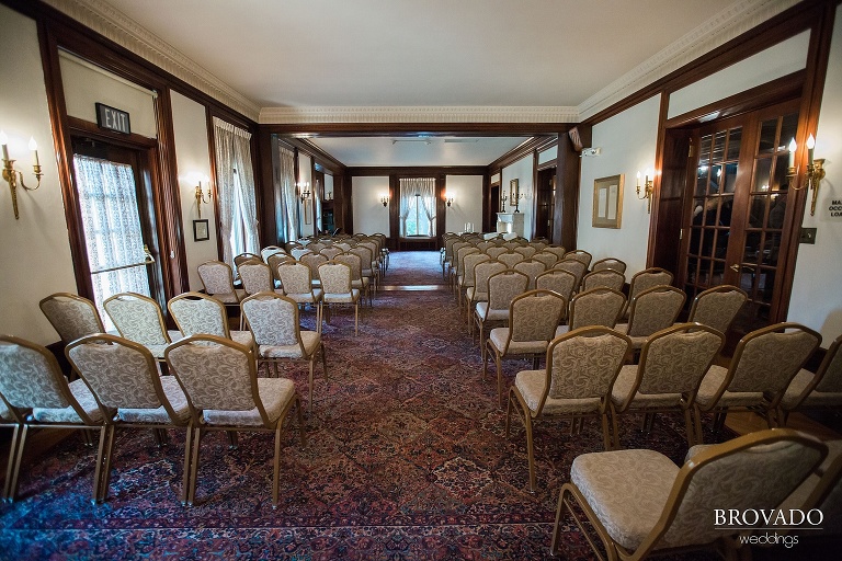 Small, Intimate, autumm themed wedding at the historic gale mansion located in Minneapolis, MN with lots of orange and pink details