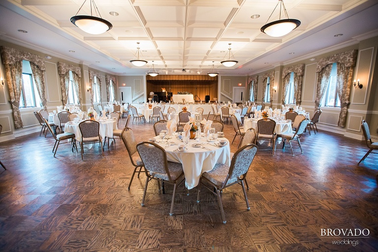 Small, Intimate, autumm themed wedding at the historic gale mansion located in Minneapolis, MN with lots of orange and pink details