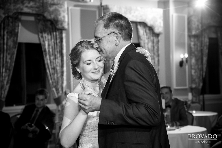 Small, Intimate, autumm themed wedding at the historic gale mansion located in Minneapolis, MN with lots of orange and pink details