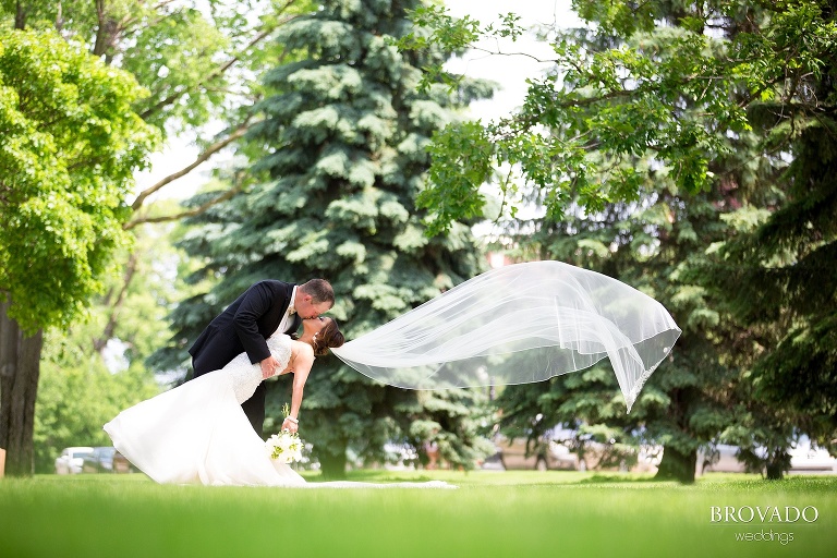 Ashley and Stephen get married in lacrosse wisconsin shot by pre