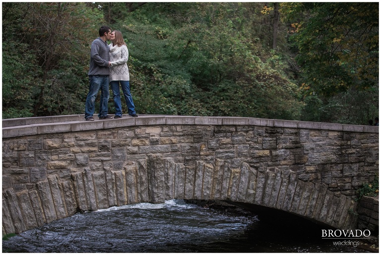 Minnehaha falls engagement photos, MN wild jersey engagment photos, waterfall, fall engagements, park engagement shoot
