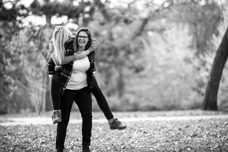 engagment shoot at MInnehaha Falls, MN, Minneapolis fall engagment photos, engaged lesbian couple, fall at Minnehaha Falls 