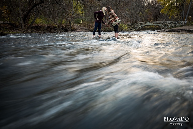 engagment shoot at MInnehaha Falls, MN, Minneapolis fall engagment photos, engaged lesbian couple, fall at Minnehaha Falls 