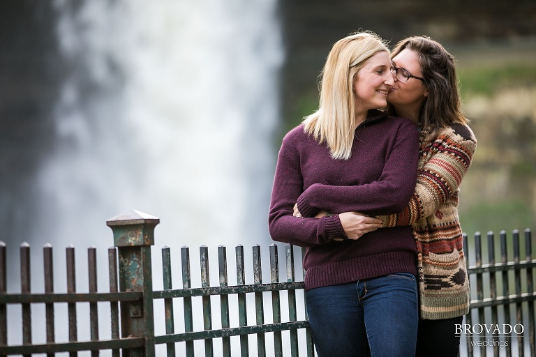 engagment shoot at MInnehaha Falls, MN, Minneapolis fall engagment photos, engaged lesbian couple, fall at Minnehaha Falls 