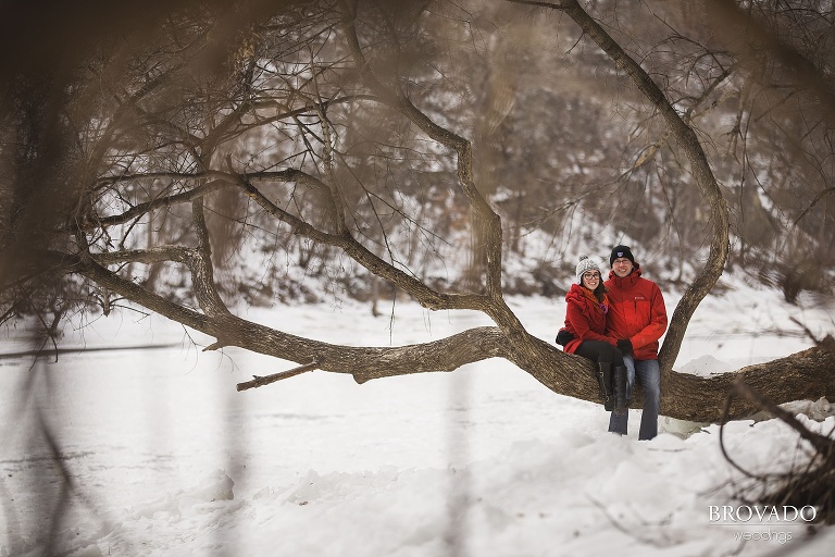 cold winter engagement shoot, winter minneapolis engagment, adventurous couple, cold weather pictures