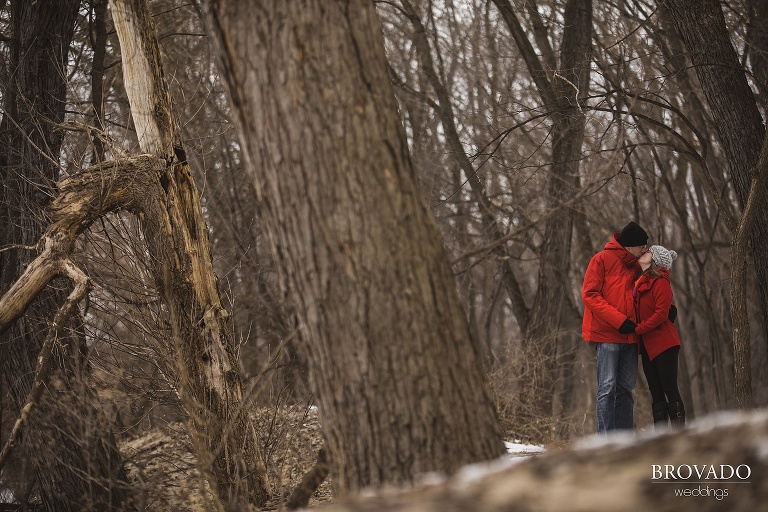 cold winter engagement shoot, winter minneapolis engagment, adventurous couple, cold weather pictures