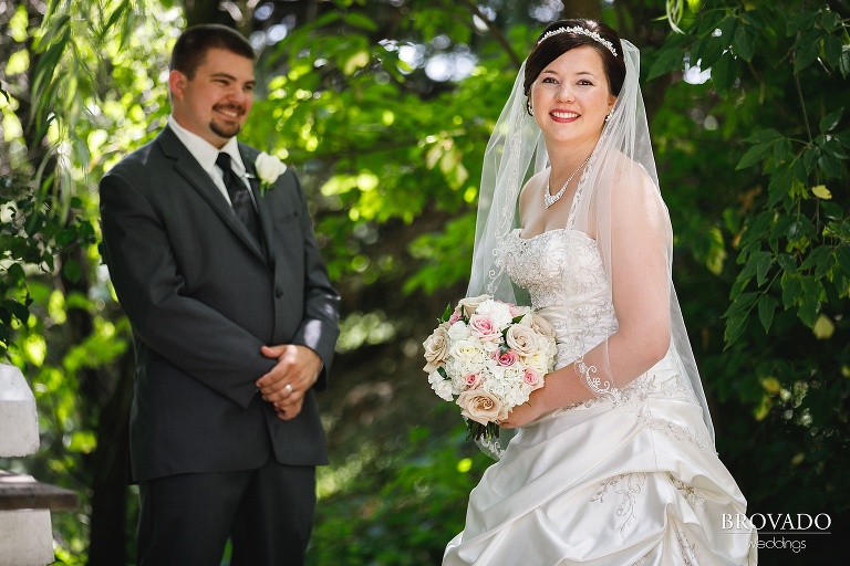 Elizabeth and Kevin's bright farmington wedding