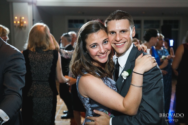 Couple dancing at Wayzata Country Club