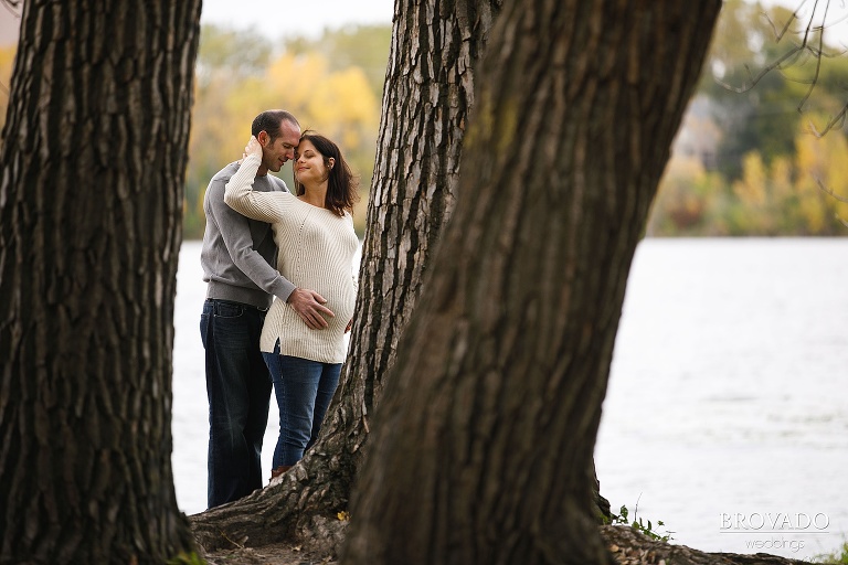 Fall outdoors maternity in Minneapolis