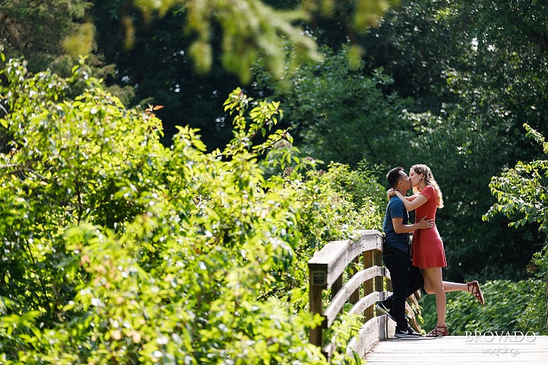 Chris and Sarah kissing