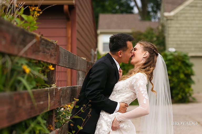 Sarah and Chris kissing