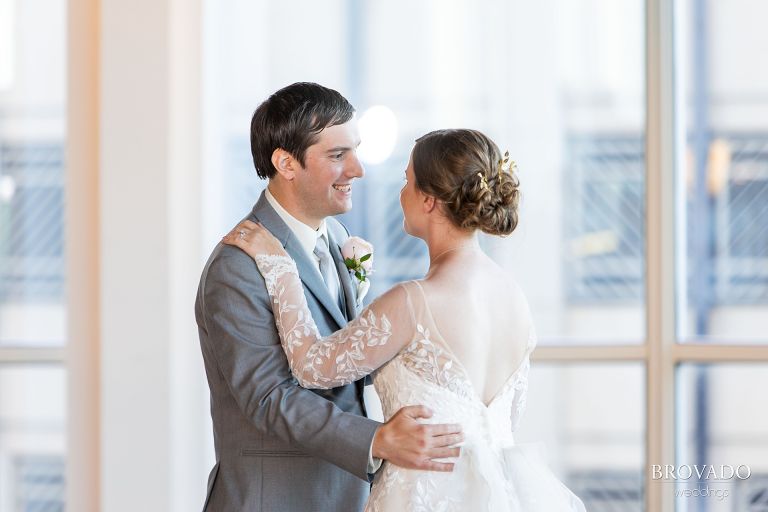 Jeanette and Kevin's first dance